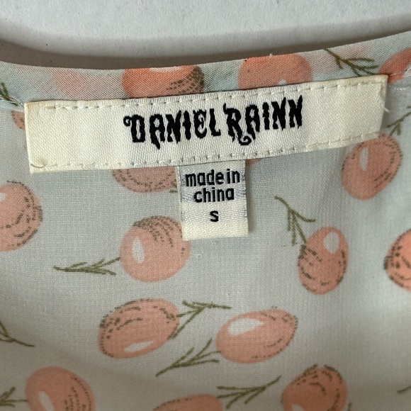 Daniel Rainn Floral Sheer Short Sleeve Blouse Size Small - Picture 2 of 4